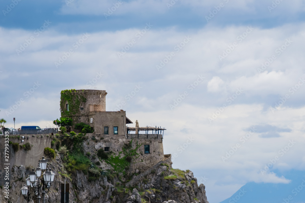 Obraz premium Torre saracena in the province of Salerno, the region of Campania, Amalfi Coast, Costiera Amalfitana, Italy
