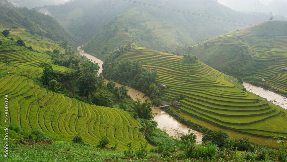 Fototapeta premium Terraced fields in Mu Cang Chai Yen Bai Province, Vietnam