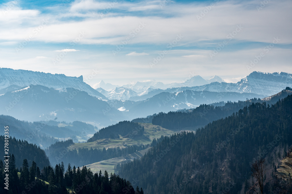 Obraz premium Aussicht von Risisegg zur Schrattenfluh