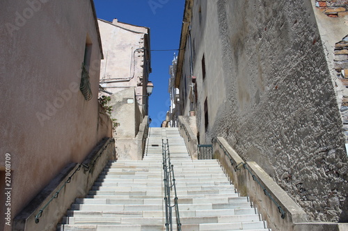 Escalier dans la citadelle de Bastia © Lona_Kimoa