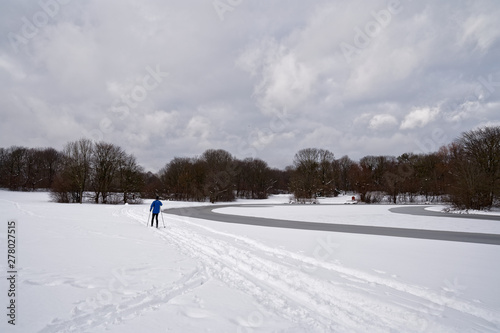 Langlauf loipe, cross-country skiing in Munich (München) Ostpark