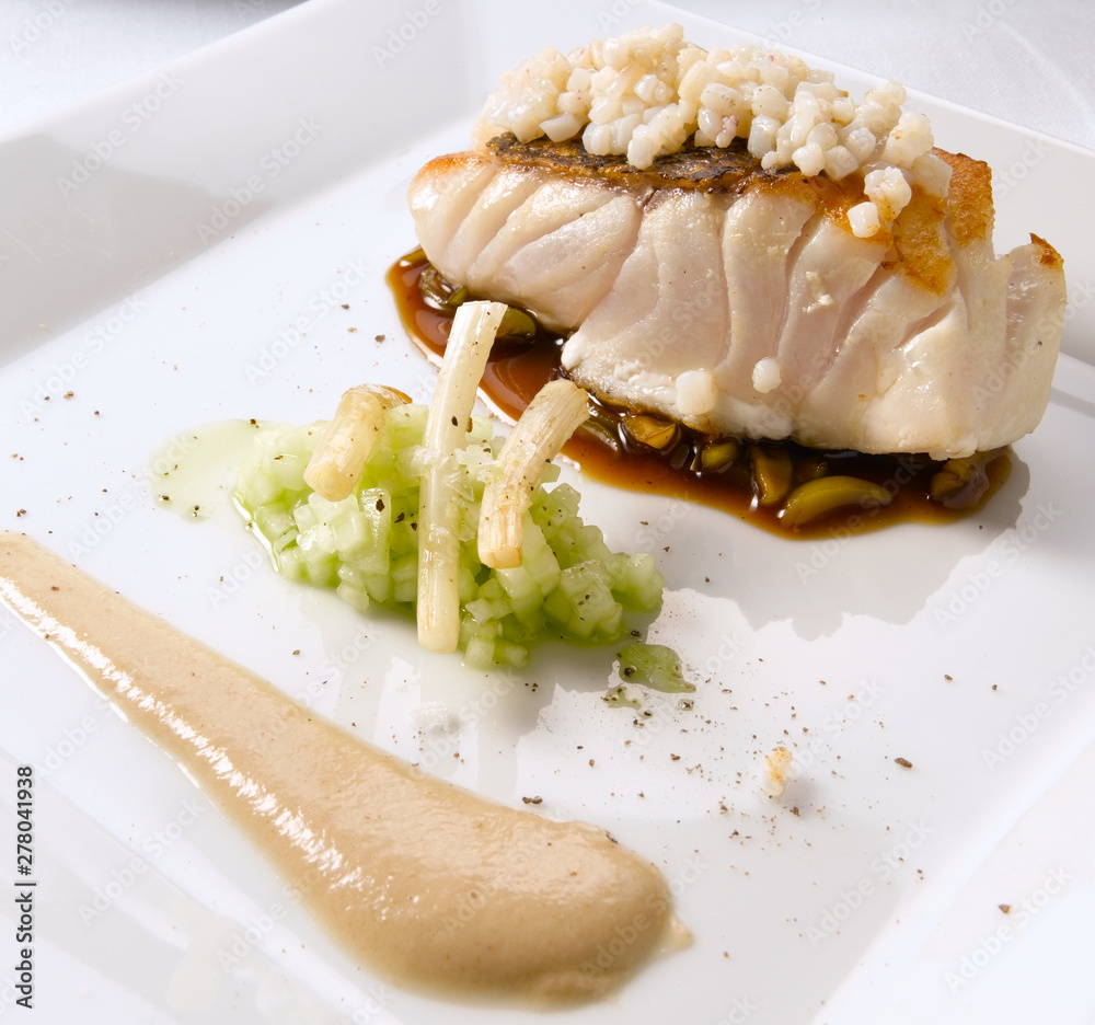 pescado receta gourmet, bacalao con salsa y verduras pescado receta gourmet, bacalao con salsa y verduras