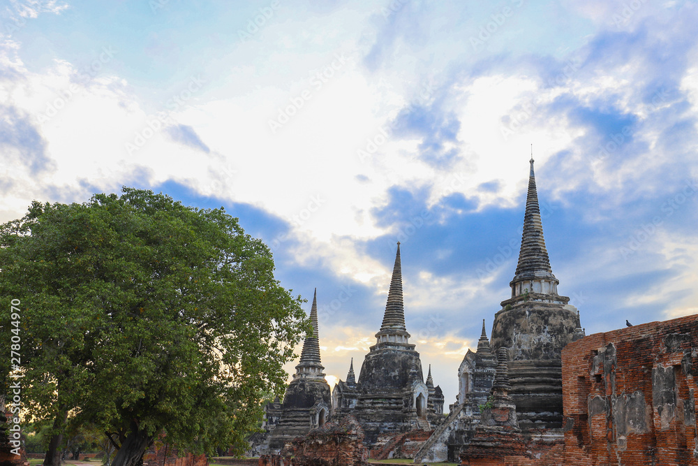 Ayutthaya historical park covers the ruins of the old city of Ayutthaya,  Wat phra si sanphet.