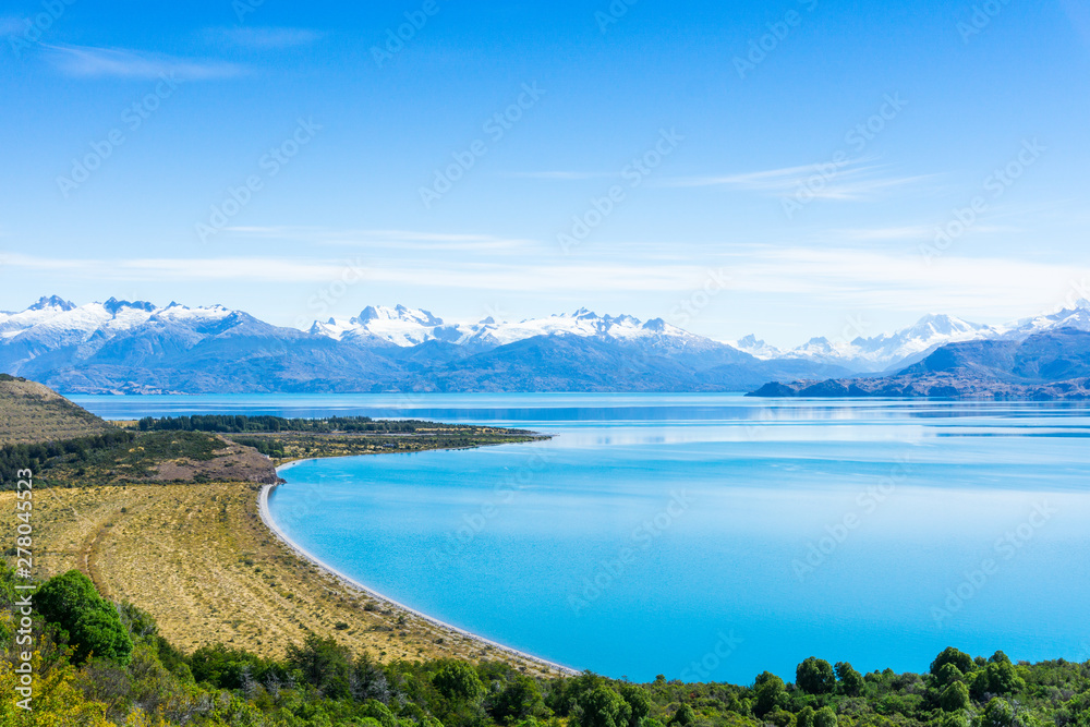 Naklejka premium Las aguas mas puras y libres que he probado en mi vida. De aquí se da paso a la creación del río Baker, río mas caudaloso de Chile.