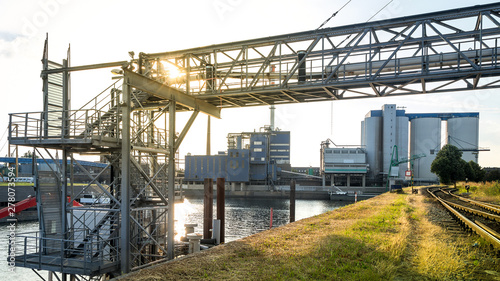Der Industriehafen in Neuss ist ein wichtiger Wirtschaftsstandort in NRW