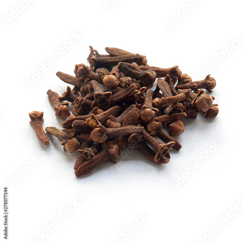 Clove isolated in a pile