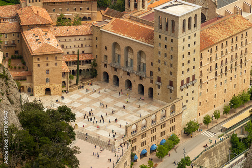 Foto Courtyard and monastry from Montserrat from above
