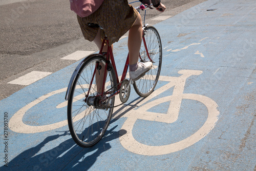 Obraz na płótnie Bike Lane and Cyclist; Copenhagen w salonie