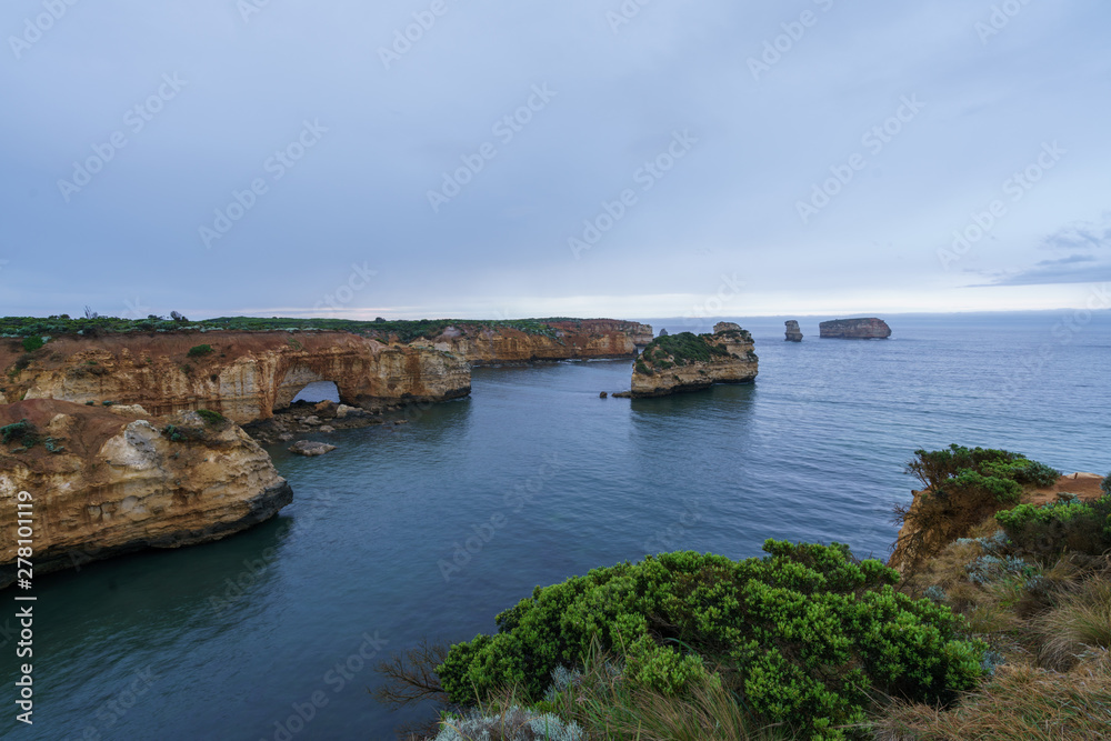 Kalkstein Küste im Port Campbell Nationalpark an der Great Ocean Road in Victoria Australien Kalkstein Küste im Port Campbell Nationalpark an der Great Ocean Road in Victoria Australien