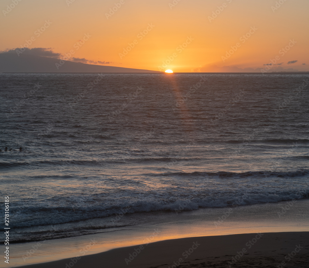 Fototapeta premium sunset over the sea