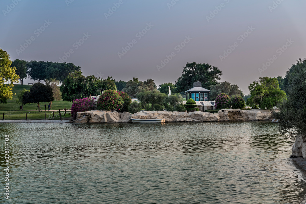 Obraz premium river in the city