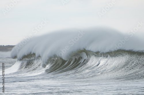 El mar  sus olas y toda la fuerza de la naturaleza