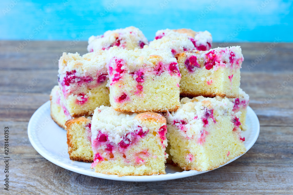 Beerenkuchen mit Streuseln