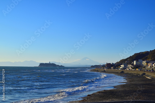 正月の江ノ島と富士山