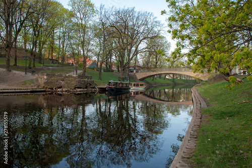 Stadtkanal in Altstadt von Riga, Lettland