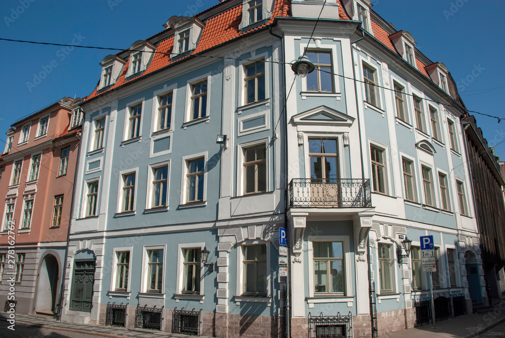Fototapeta premium Häuser in der ALtadtadt von Riga, Lettland