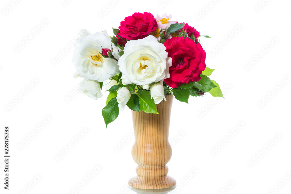 Obraz premium bouquet of beautiful red roses on a white