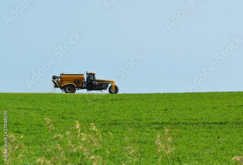 Crop sprayer 