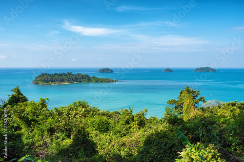 Tropical island landscape view from Koh Chang to Koh Man Nai in Thailand © Mazur Travel