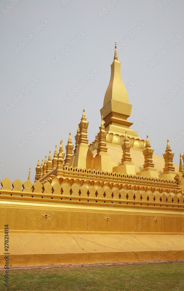 Naklejka premium Pha That Luang temple in Vientiane. Laos