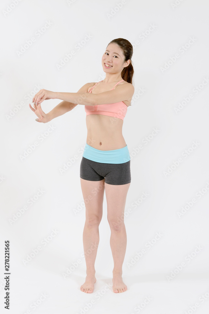 ストレッチする女性 ストレッチする女性