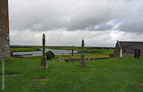 Clonmacnoise - eine einzigartige Klosterruine im County Offaly  photo