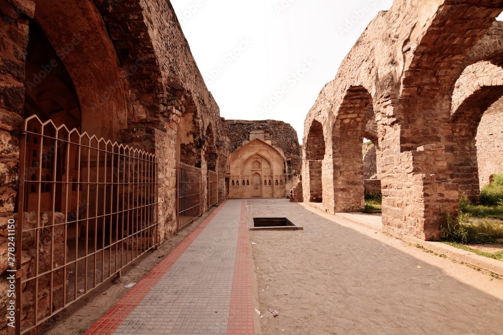 Obraz premium The Golconda Fort in Hyderabad is an ancient seat of the royal rulers of Hyderabad