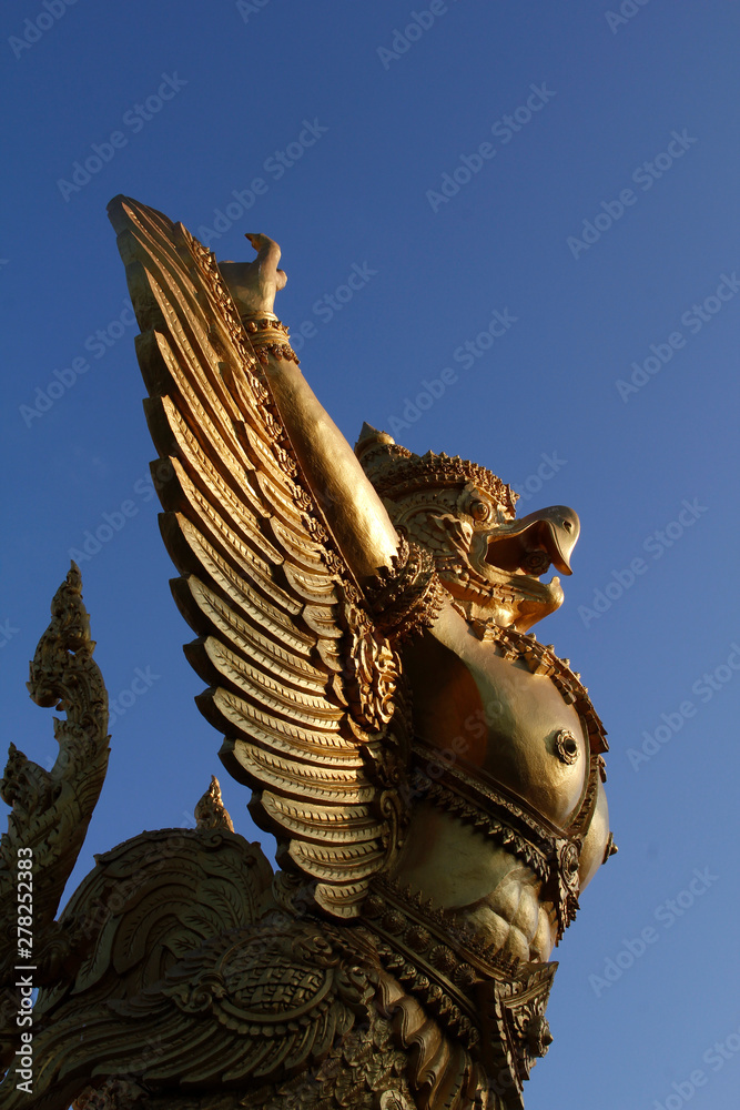 Fototapeta premium Buddhistische Tempel in Ubon, Nord-Ost-Thailand