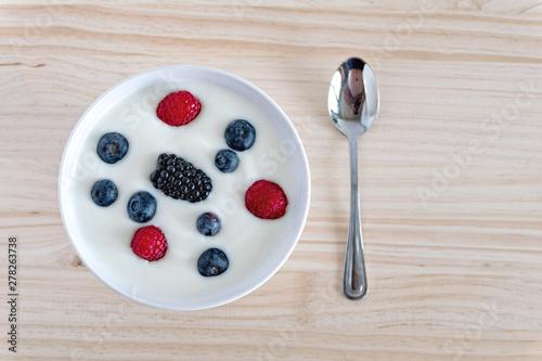 Yougurth with berries
