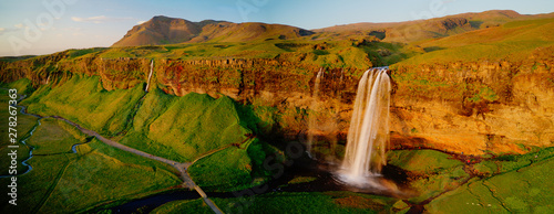 Beautiful Seljalandsfoss wa...