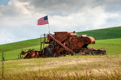 Canvas Print Fourth of July Patriotism On An old Harvester