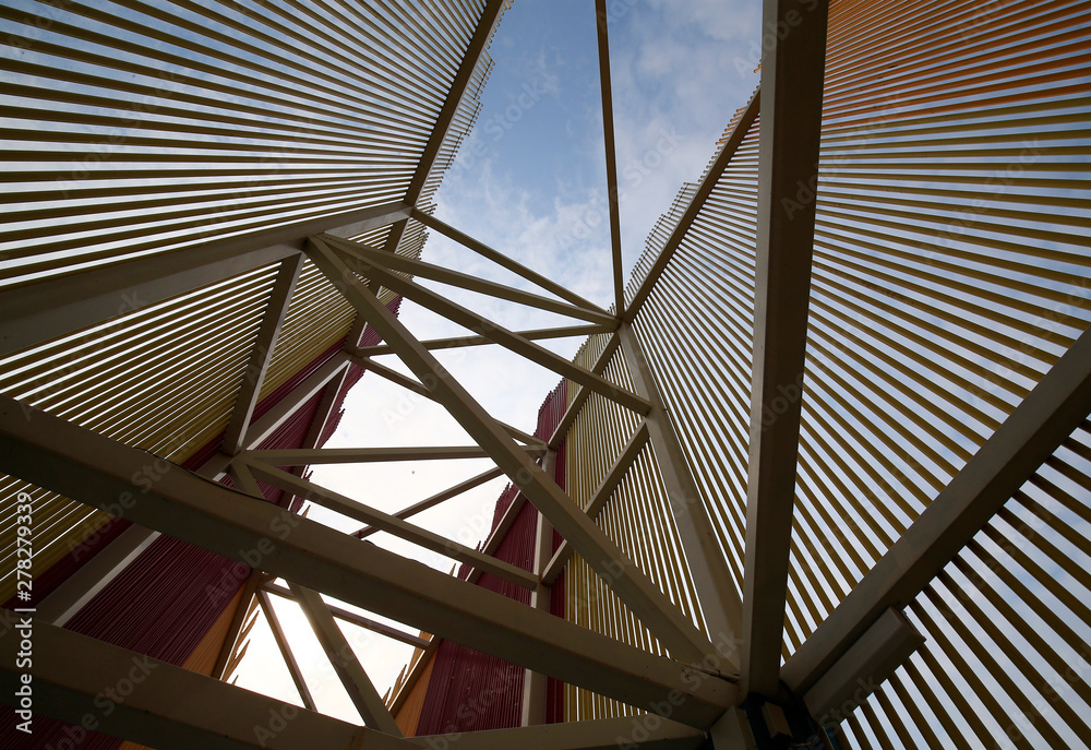 Obraz premium Beautiful steel frame building