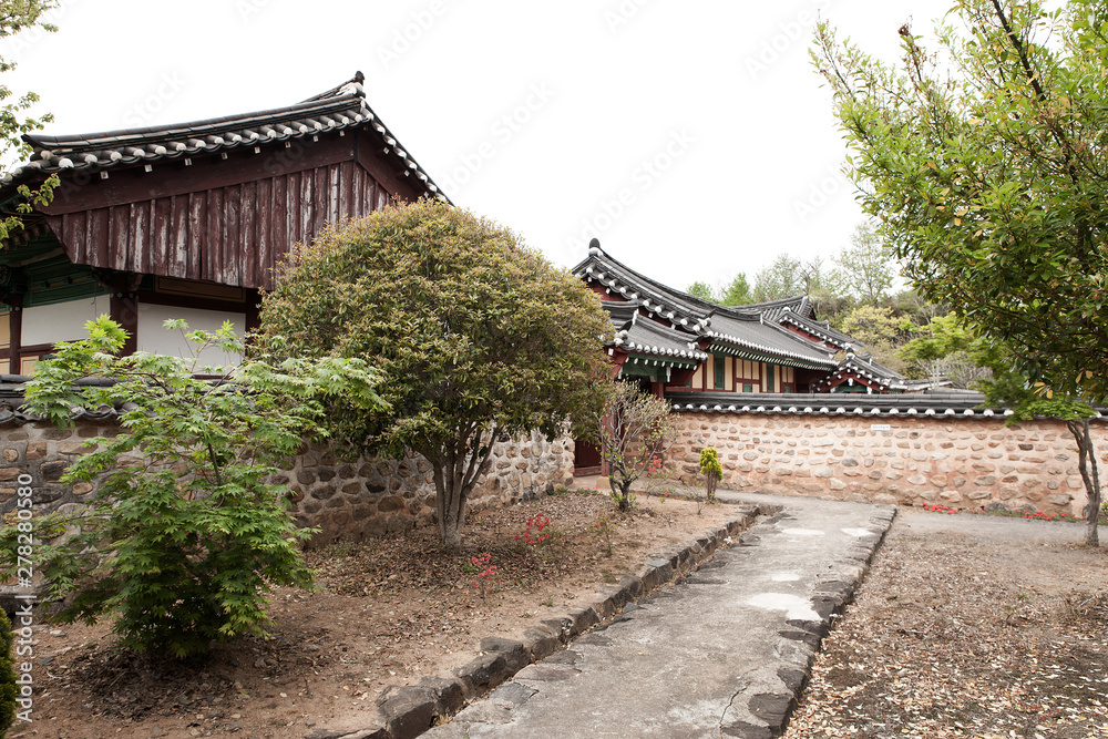 Nagan hyanggyo is a school of Joseon Dynasty in Korea. Nagan hyanggyo is a school of Joseon Dynasty in Korea.