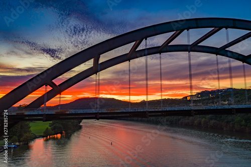 Fototapeta Naklejka Na Ścianę i Meble -  Austin 360 bridge