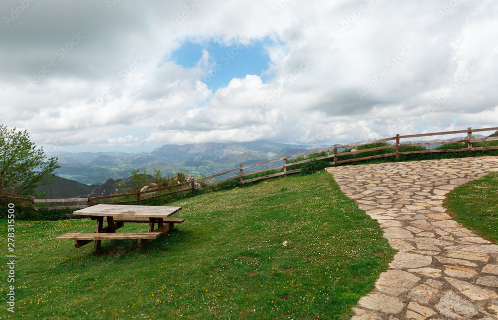 Obraz premium beautiful views of the Picos de Europa