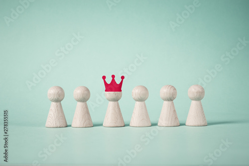 Leader Pawn in the crowd