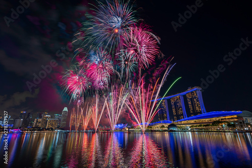 Photography Singapore national day fireworks with Marina Bay Sands background