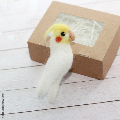 brooch of felting parrot