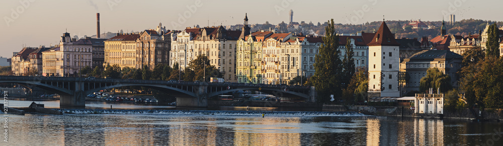 Obraz premium Prague at sunrise