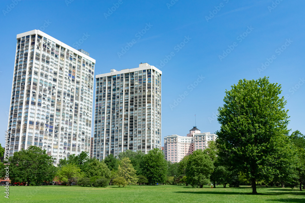Green Park in Edgewater Chicago with Residential Buildings