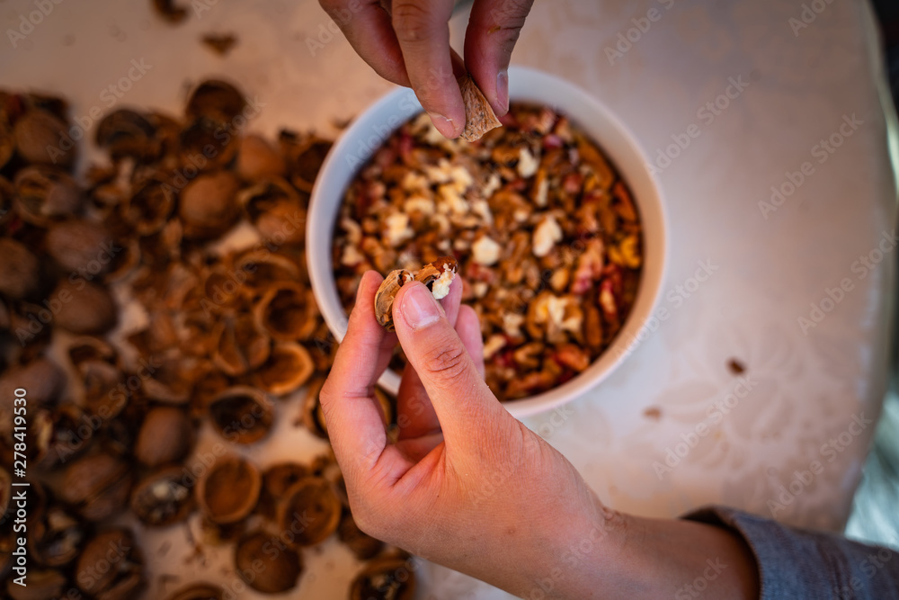 Peeling walnuts Peeling walnuts