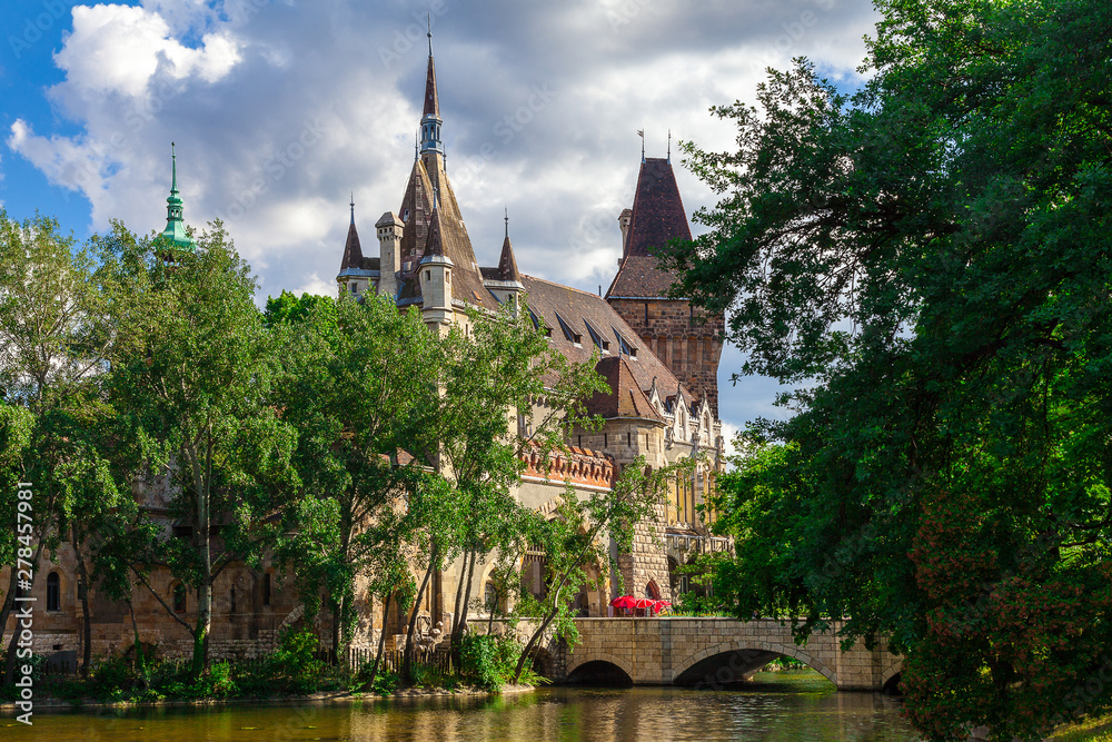 Fototapeta premium Castle Vaydahunyad - Castle in the Budapest Park Varoshliget