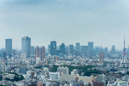 梅雨空の東京 高層ビルからの眺望