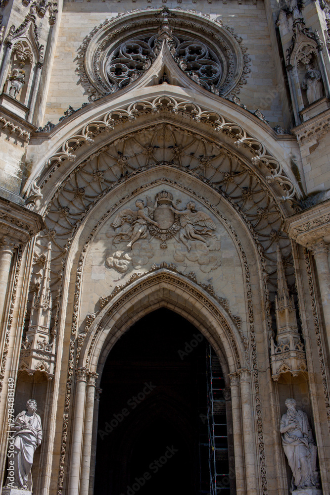 Entrance to Cathédrale Sainte-Croix