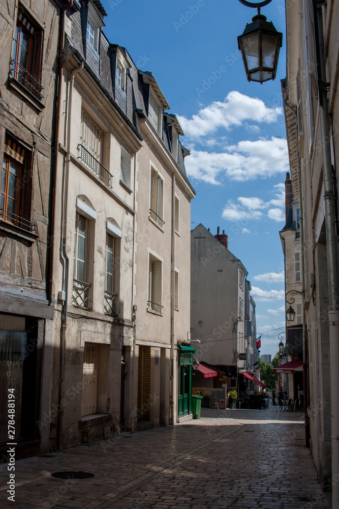 Fototapeta premium Small Orléans Street