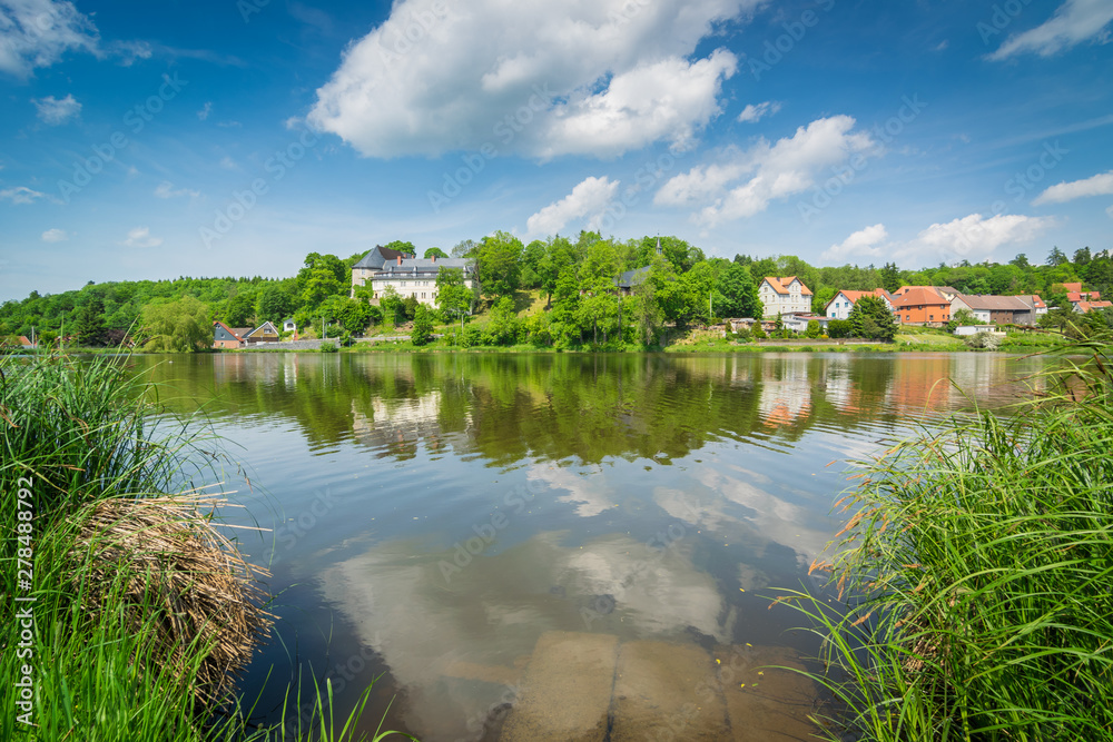 Obraz premium Sommer am See in Stiege - Harz in Deutschland
