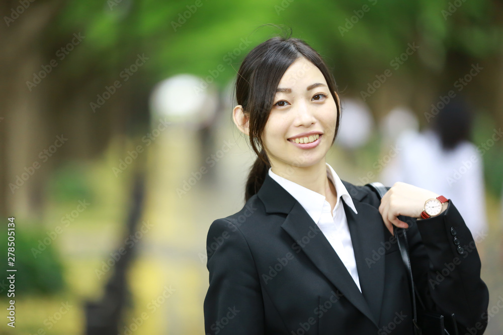 女性社員イメージ