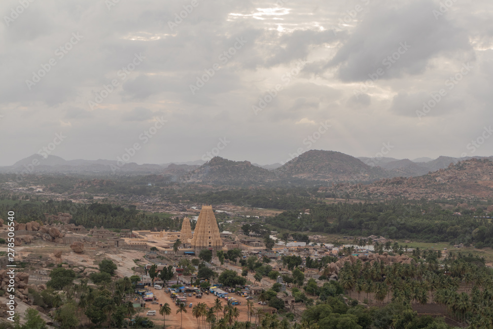 Obraz premium Aerial View of Virupaksha or Pampapati temple and Whole Hampi, Karnataka, India
