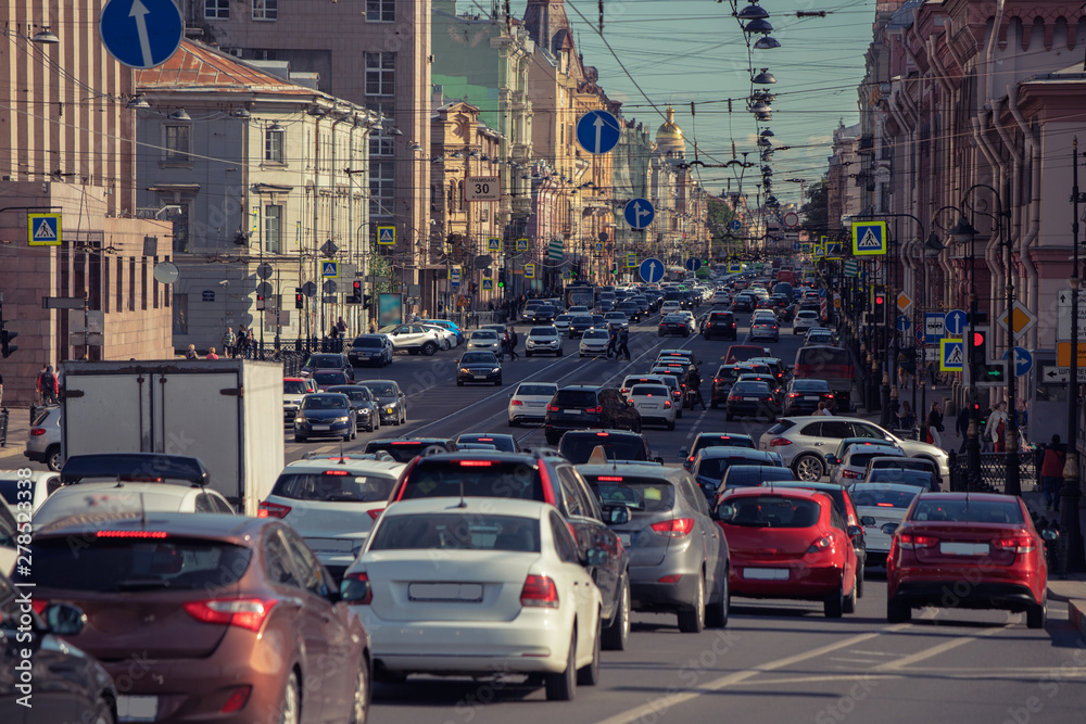 Fototapeta traffic in the Saint-Petersburg, Litejnyj prospekt to the center