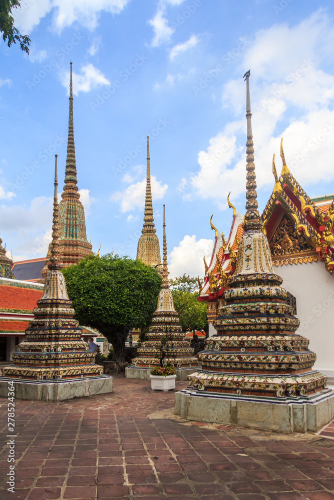 Stupas in Wat Pho Stupas in Wat Pho